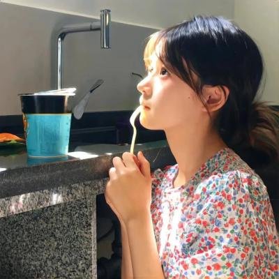 查理的过去封面